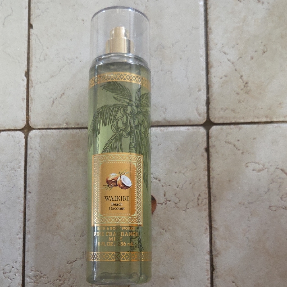Bath & Body Works Waikiki Beach Coconut Body Mist - Green & Gold